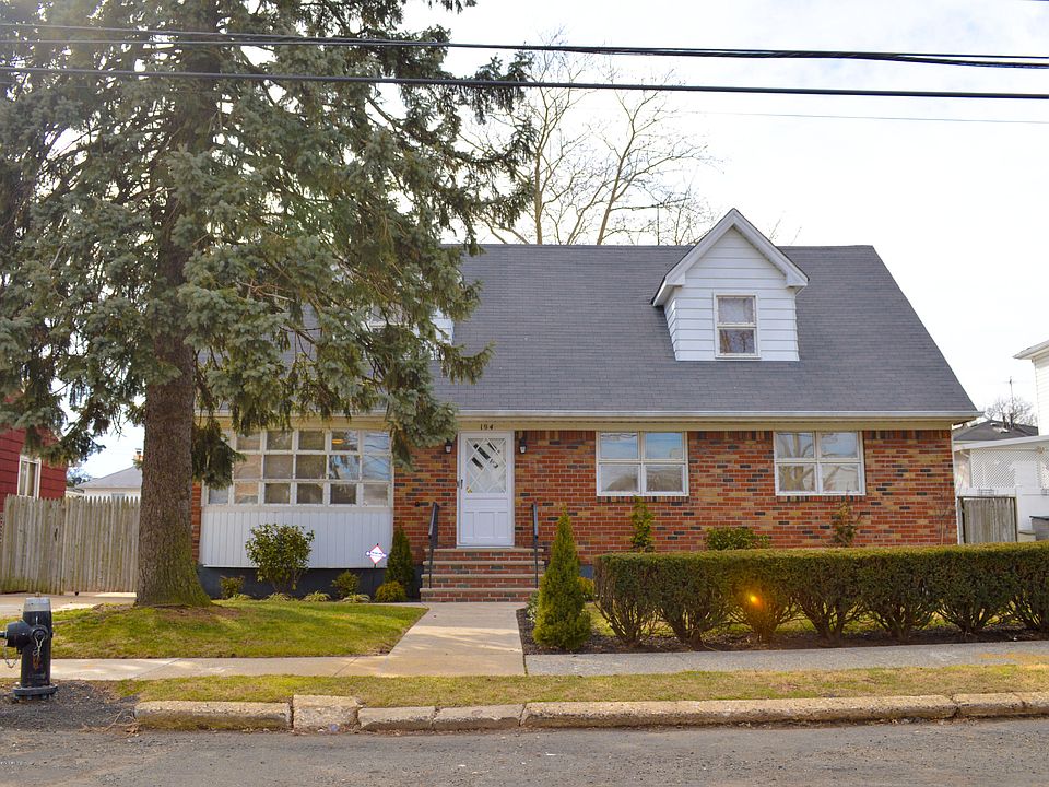1st image of 194 Mallory Ave