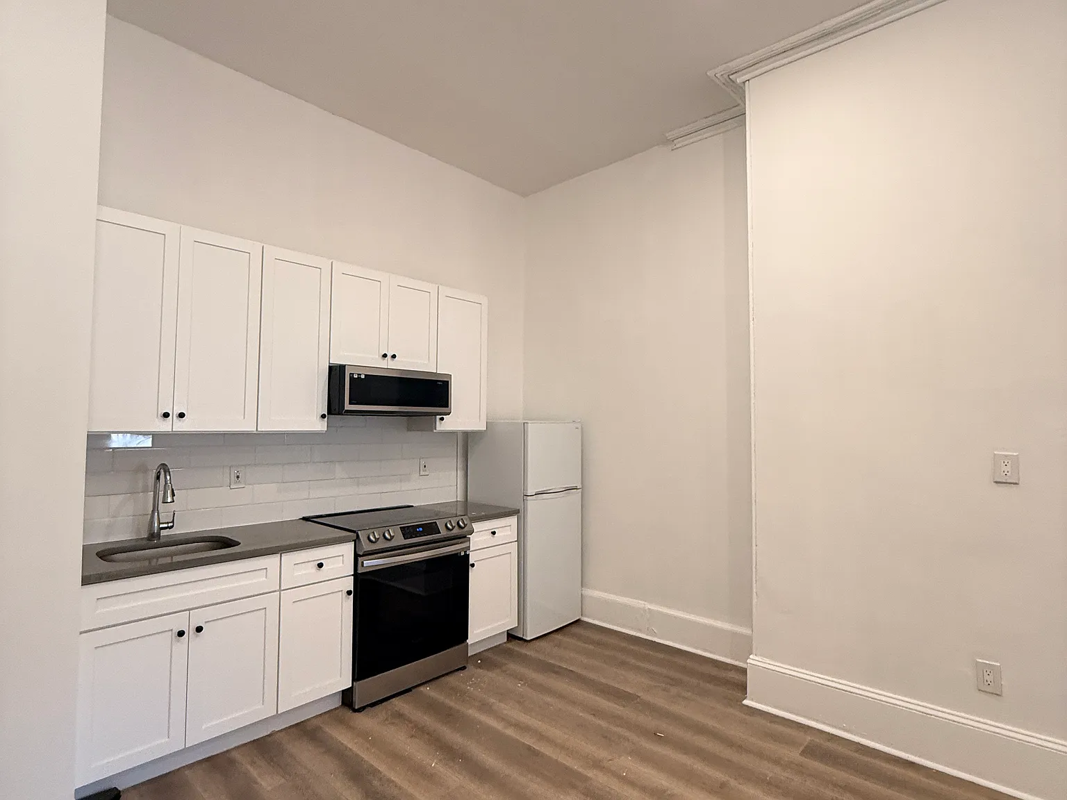 Studio, 375 sqft, $1,325 — Photo 2