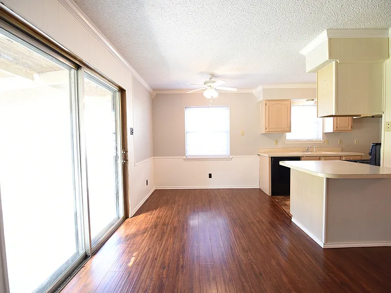 8945 Flicker Ln — Photo 4