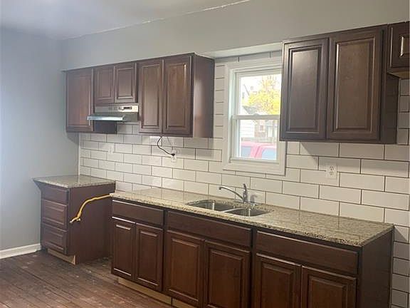 5th image of 4611 Kerns Ave