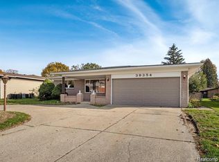 39354 Quinn Dr, Sterling Heights, MI 48310