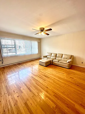 Rented by Luxian International Realty LLC | media 10