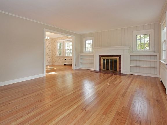 2nd image of 44 Sanderson Ave
