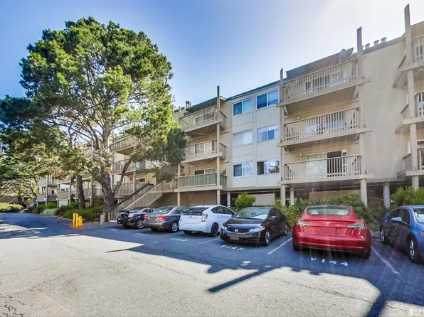 361 Half Moon Ln APT 213, Daly City, CA 94015
