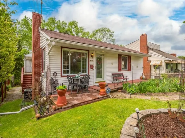 806 Kerry Hill Dr, Pittsburgh, PA 15234