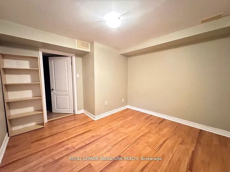 285 Mississaga St #BASEMENT — Photo 12