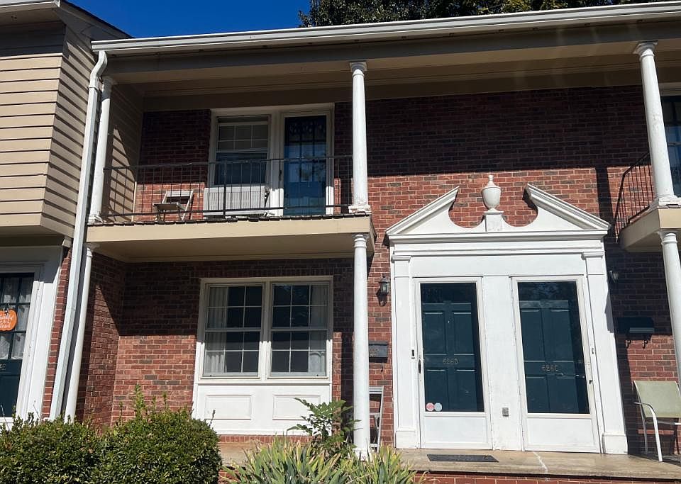 1st image of 626 Walnut St APT D