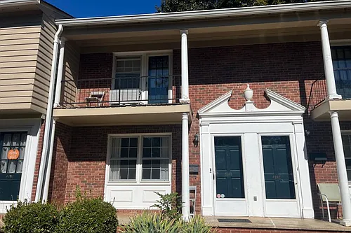 626 Walnut St #D Photo 1