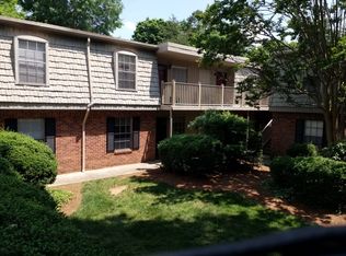 3816D W Country Club Rd, Winston Salem, NC 27104