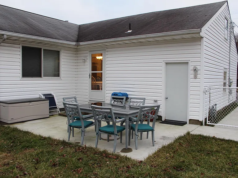 3238 Meadow St — Photo 3