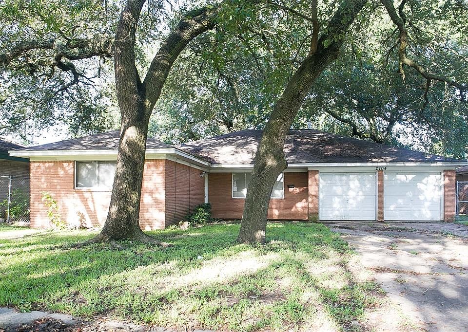 2nd image of 2704 San Jacinto Dr