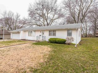 3215 Homeway Dr, Cedar Falls, IA 50613