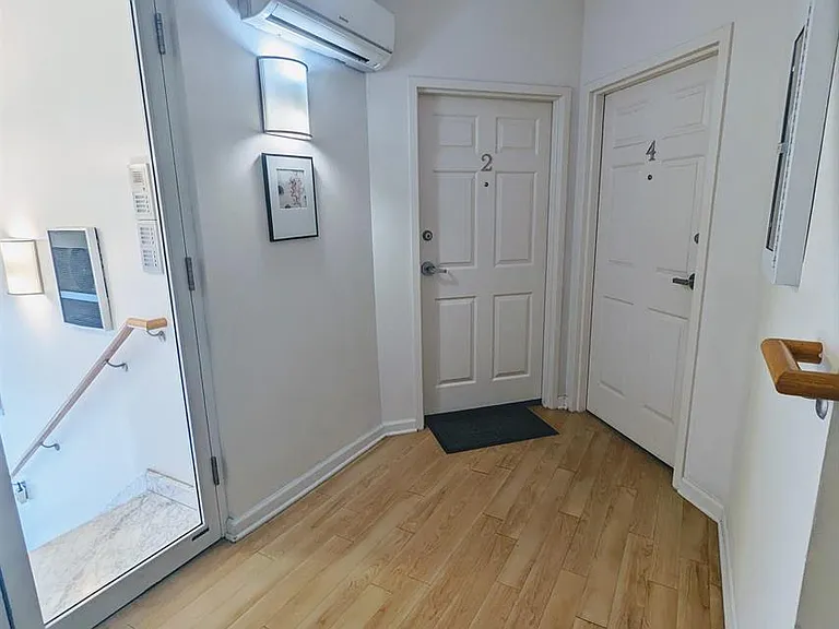 2 S Oakland Ave — Photo 7