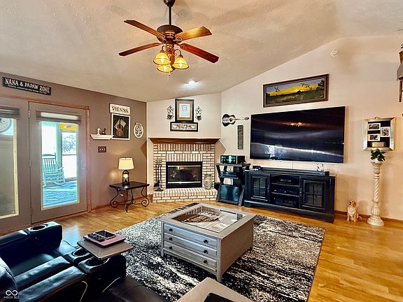 4th image of 1427 Mahony Ct