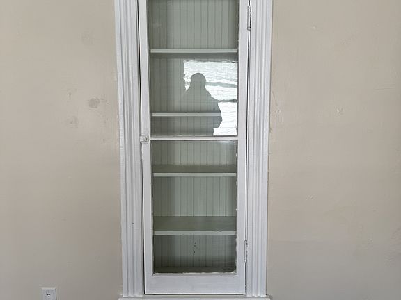 3rd image of 10 Lincoln Ave Floor 2