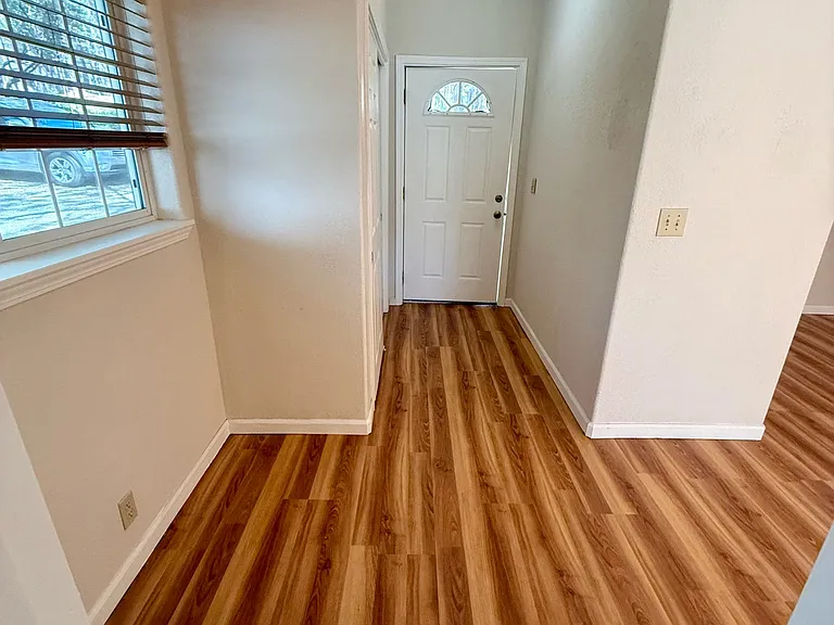 14720 Lynshar Rd — Photo 12