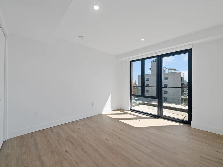 2516 37th Ave #PHC — Photo 5