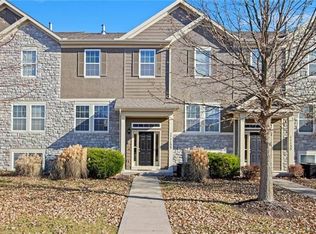 11133 S Woodsonia Dr, Olathe, KS 66061