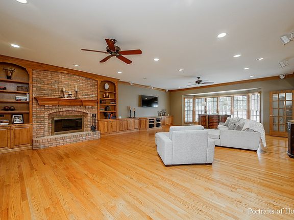 You couldn't ask for a better gathering space than this. 2005 addition included a family room extens