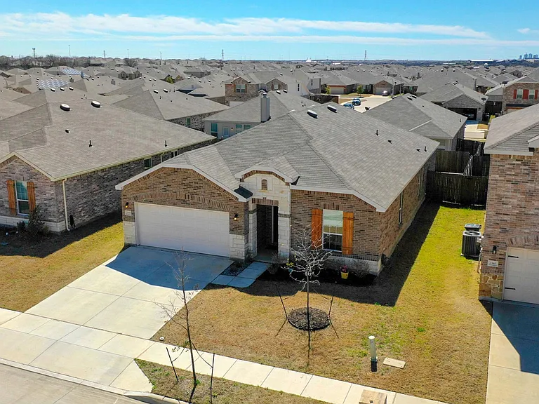 2344 Bermont Red Ln — Photo 2