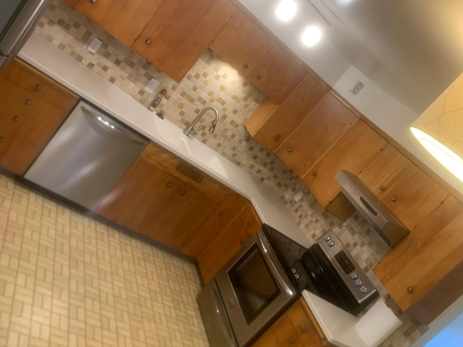 2 bed, 885 sqft, $1,900 — Photo 4