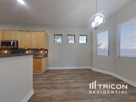 4th image of 43378 W Oakland Ct