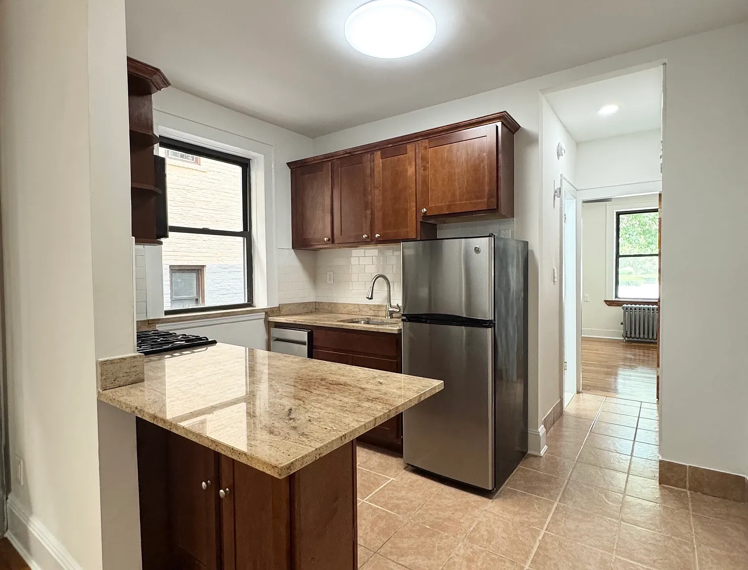 21-36 Crescent Street — Photo 1