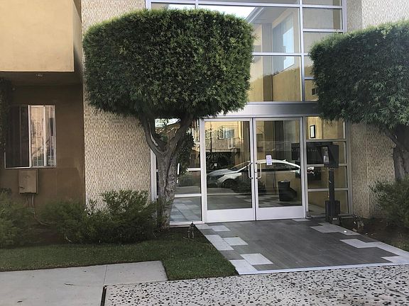 2nd image of 5430 Corteen Pl