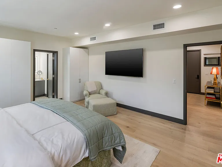 118 N Orlando Ave #201 — Photo 14