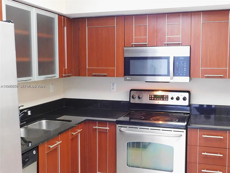 3300 NE 191st St #1002 — Photo 7