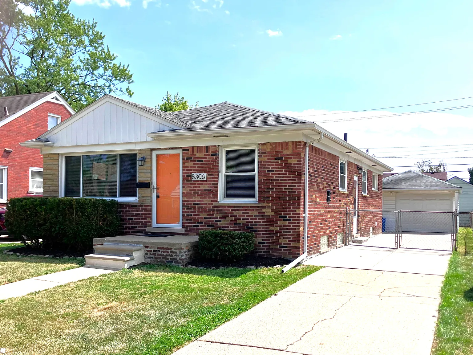 3 bed, 1.5 bath, 1034 sqft, $1,700 — Photo 1