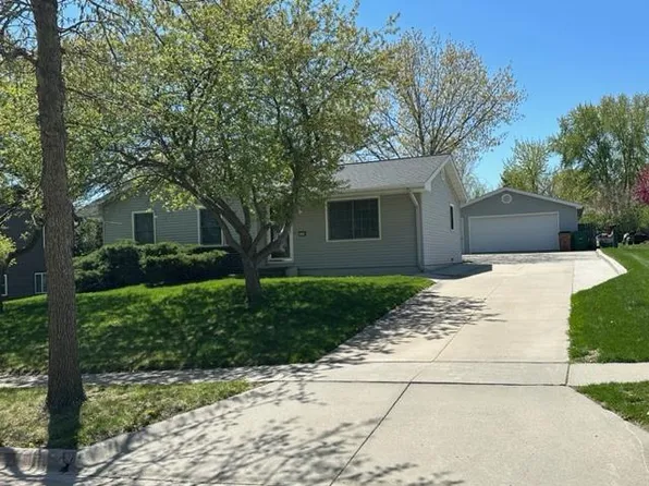 1114 Westside Dr, Polk City, IA 50226