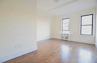 Rented by Street Realty Brokerage LLC