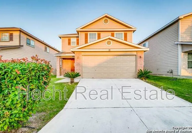 210 Mallow Grv — Photo 1
