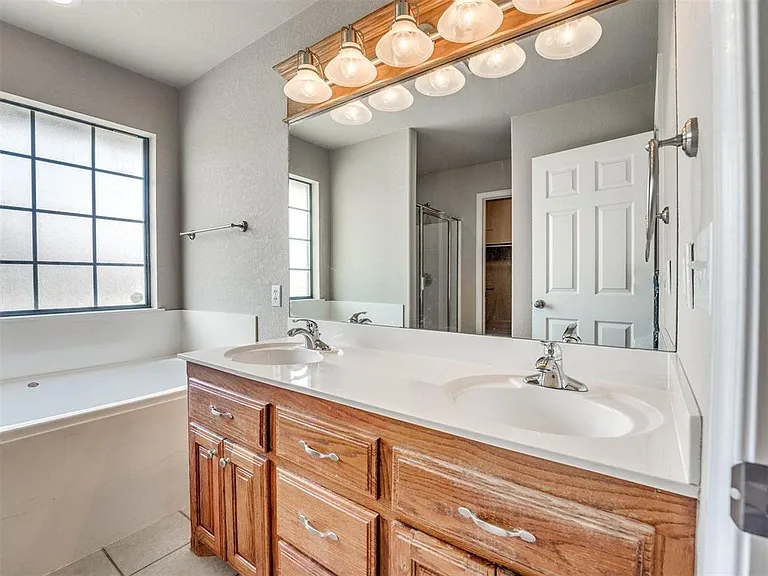 1209 Stoneridge Dr — Photo 20