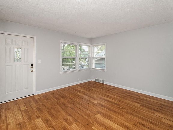 5th image of 1413 Lake St NE