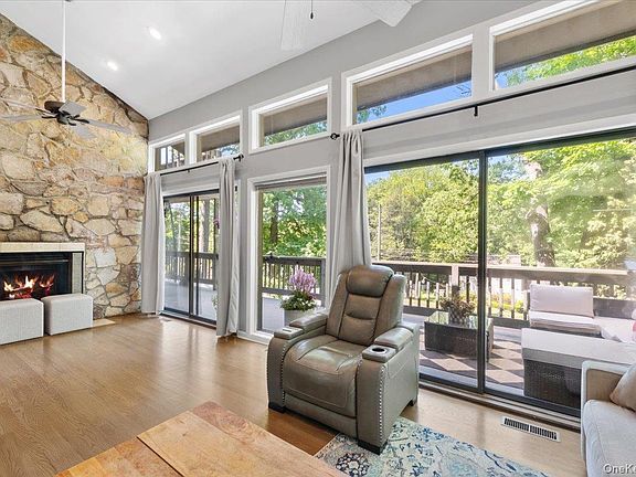 5th image of 549 Westbrook Drive