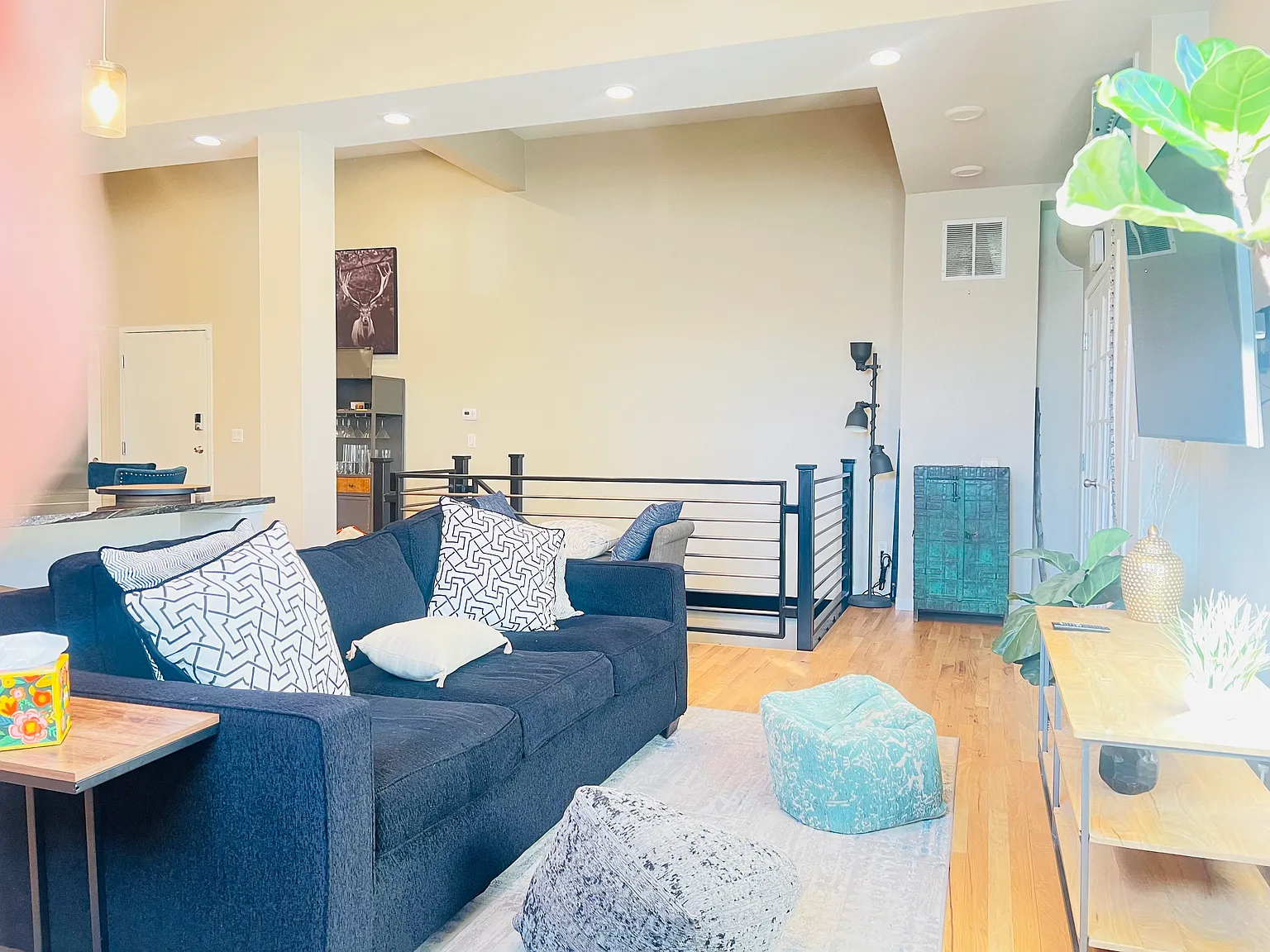 2 bed, 2.5 bath, 1888 sqft, $4,000 — Photo 4
