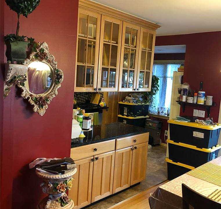 2nd image of 436 Clove Rd