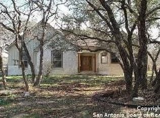 804 Killarney Rd, Floresville, TX 78114