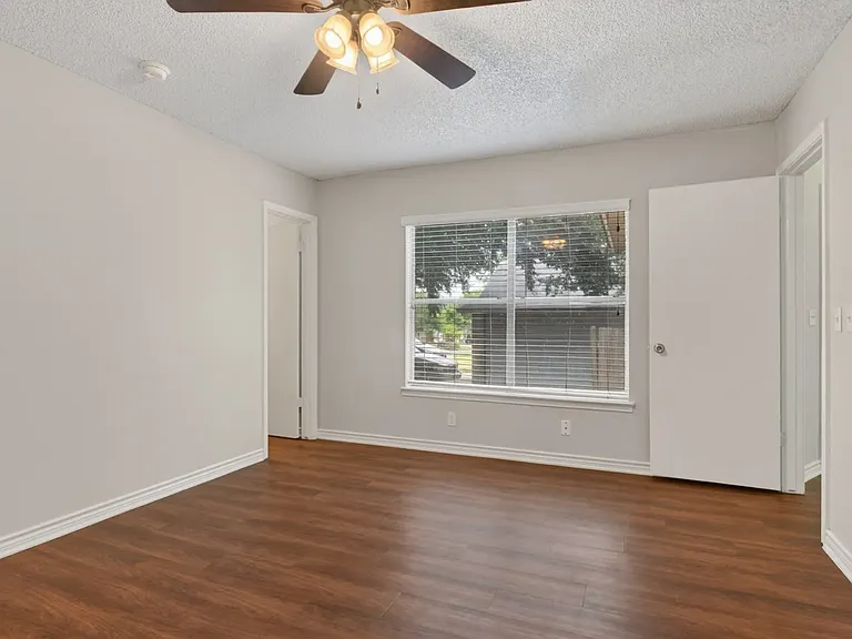 10341 Flatland Trl — Photo 9