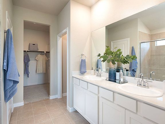 C400 - Greenville - Primary bath