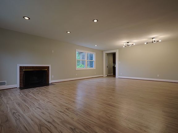 5th image of 1850 Beulah Rd