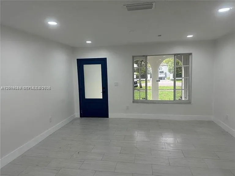 517 Navarre Ave #517 — Photo 5
