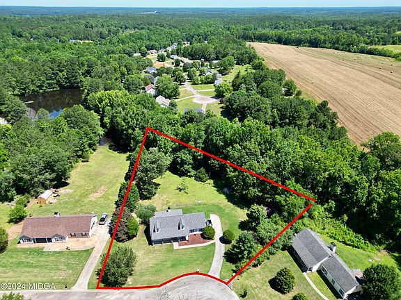 2nd image of 202 Cottonwood Ct