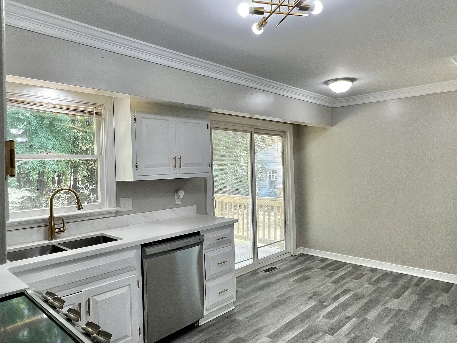 5 bed, 3.5 bath, 2372 sqft, $2,800 — Photo 4