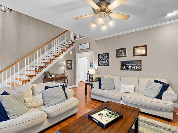 4th image of 118 Janes Way NE