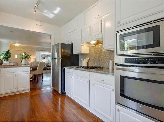 3rd image of 2141 Princeton St