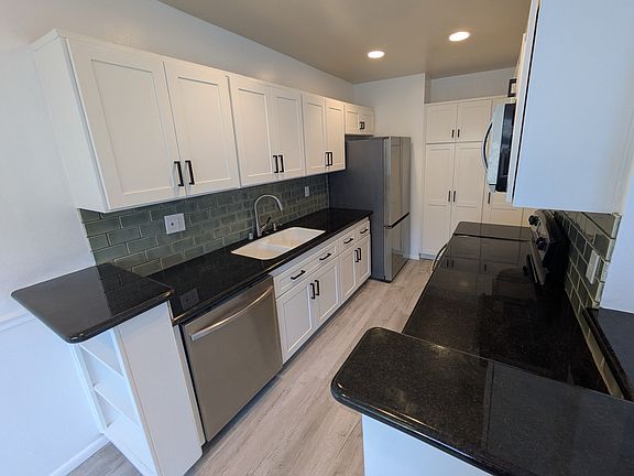 5th image of 5349 Newcastle Ave APT 64