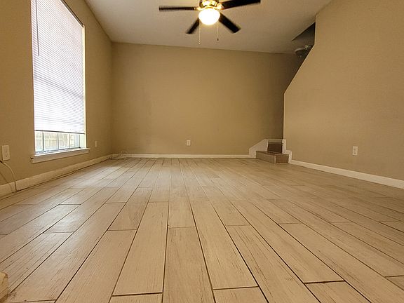4th image of 101 Valencia Dr